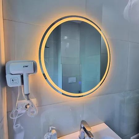 Cozy 2br Free Parking-wifi-ac-dryer 地拉那