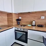 公寓 Cozy 2br Free Parking-wifi-ac-dryer 地拉那