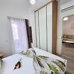 Cozy 2br Free Parking-wifi-ac-dryer 公寓 地拉那