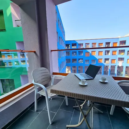 Cozy 2br Free Parking-wifi-ac-dryer 地拉那